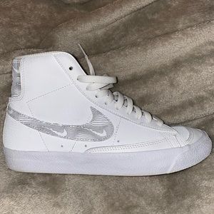 Nike Blazer Mid 77